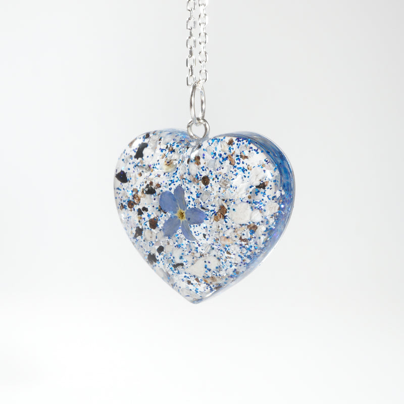 Heart Shaped Pendant with Ashes and Forget Me Not